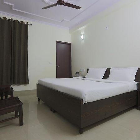 Hotel Delhi Airport Exterior photo