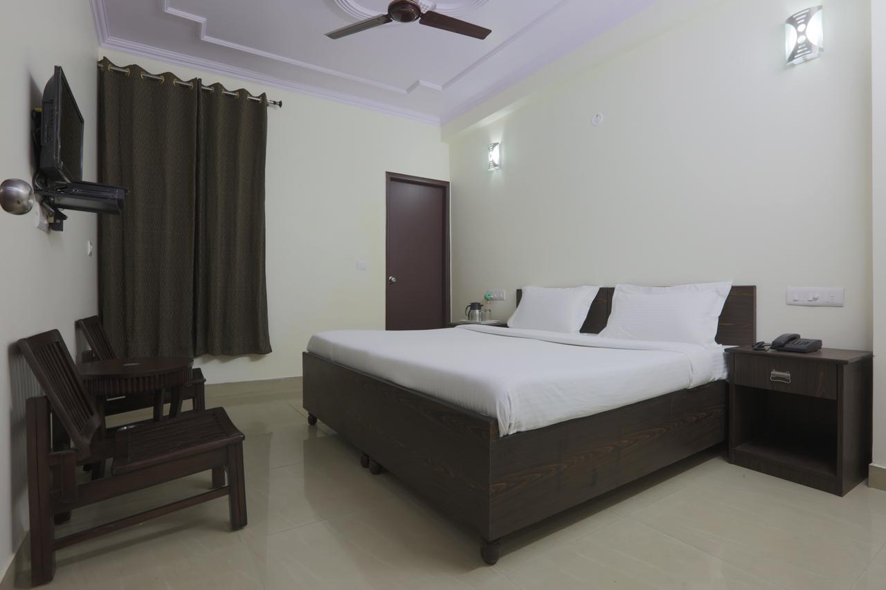 Hotel Delhi Airport Exterior photo