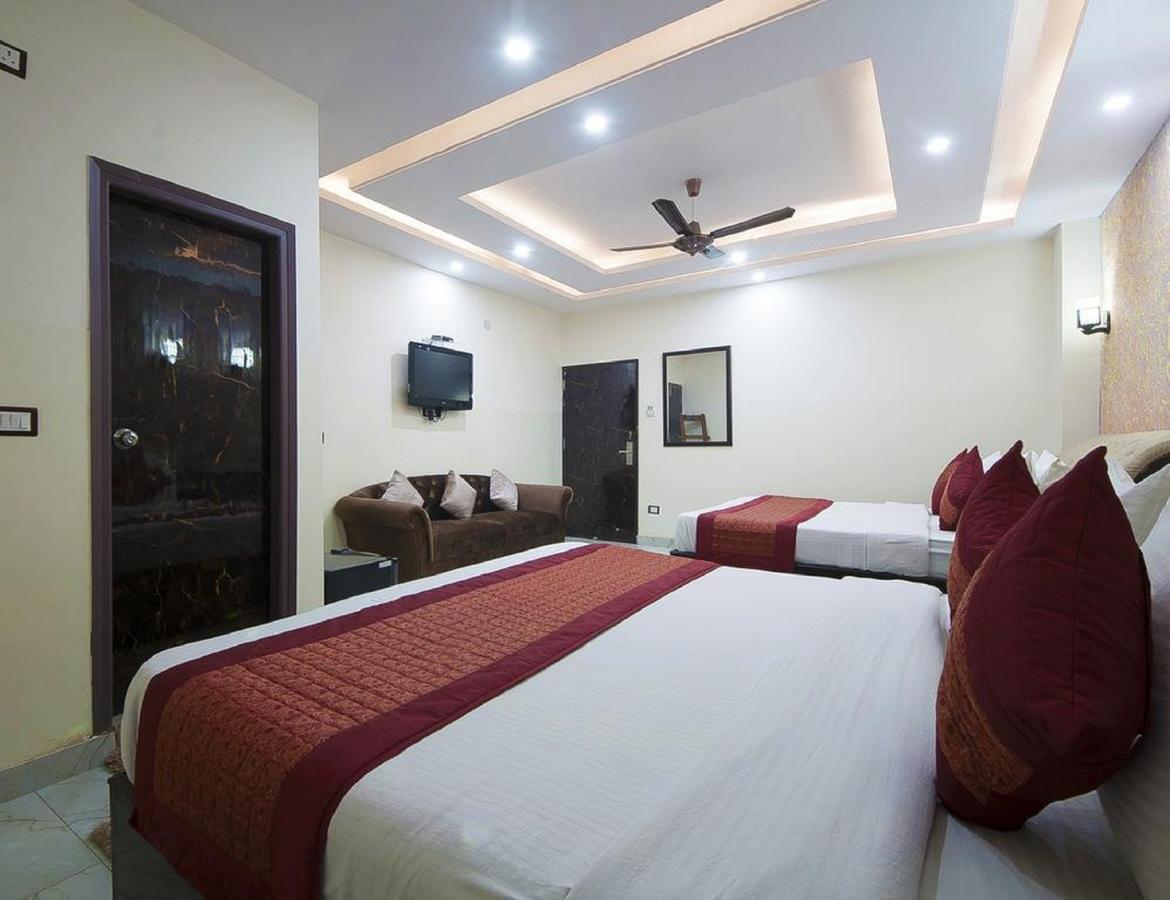 Hotel Delhi Airport Exterior photo